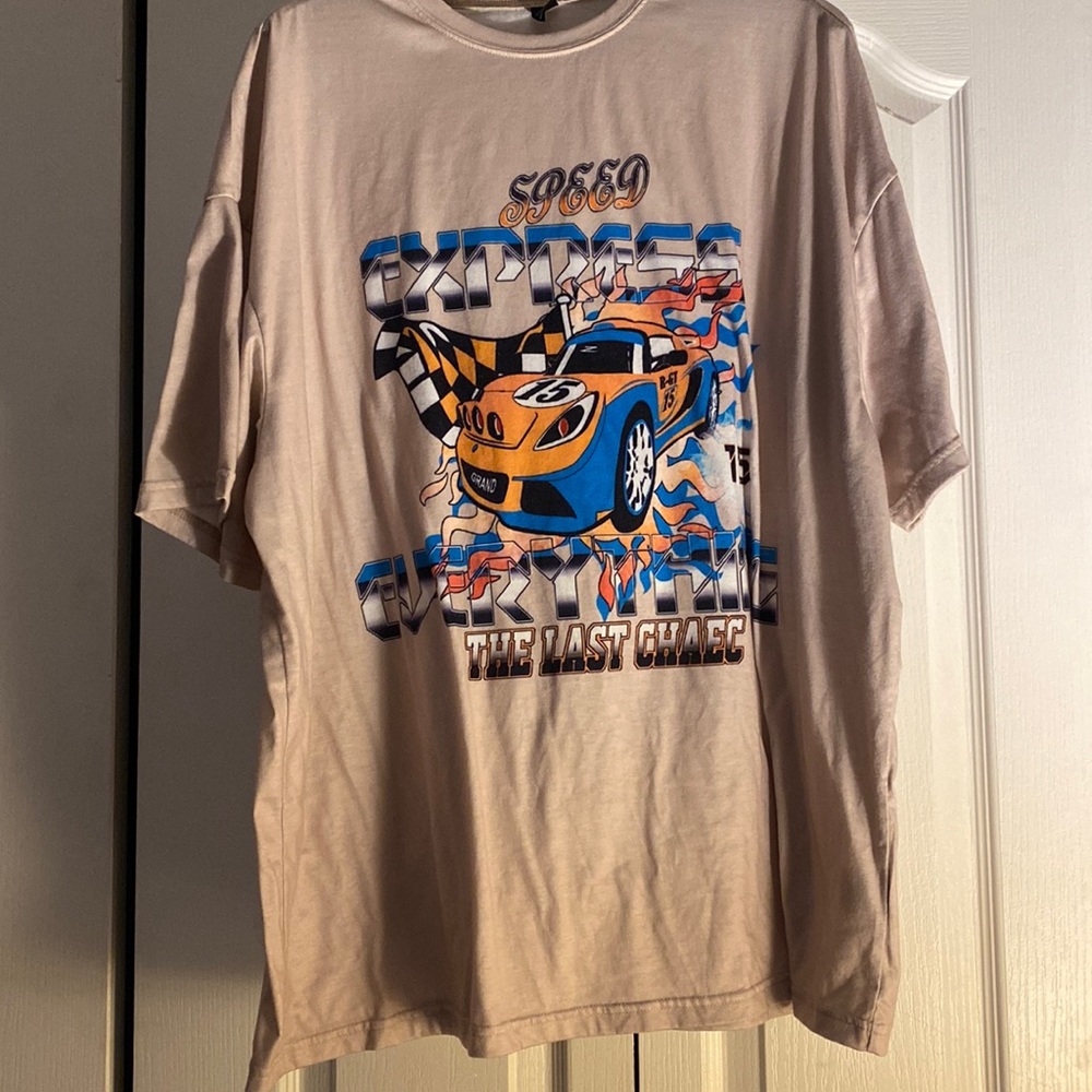 Shein women’s oversized graphic t-shirt.